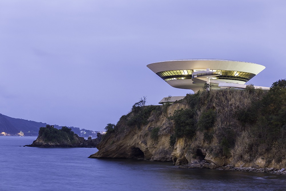 Museo de Arte Contemporáneo de Niteroi - Oscar Niemeyer - Niteroi-Brasil 